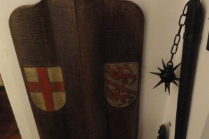 Pawęż średniowieczna replika 