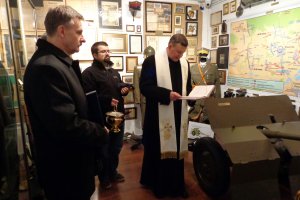 Poświęcenie budynku muzeum przez ks Kanonika Krystiana Janko