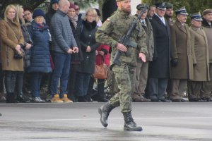 Uroczystość zaprzysiężenia nowych żołnierzy polskich 13
