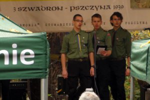 W pamięci zapadł występ młodzieży tu na zdjęciu harcerze z Zespołu Szk 
